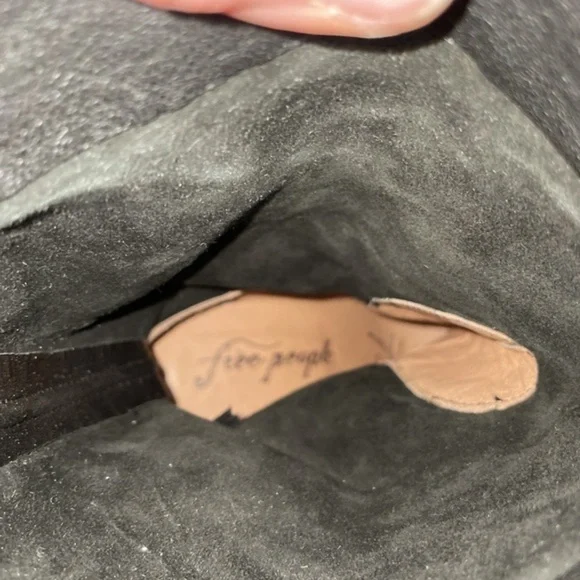 NWT Free People STUDDED DAKOTA Mid Calf Boots in Black Leather *Italy* - Picture 13 of 13